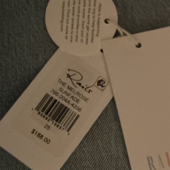 Jeans - Picture 2 of 3